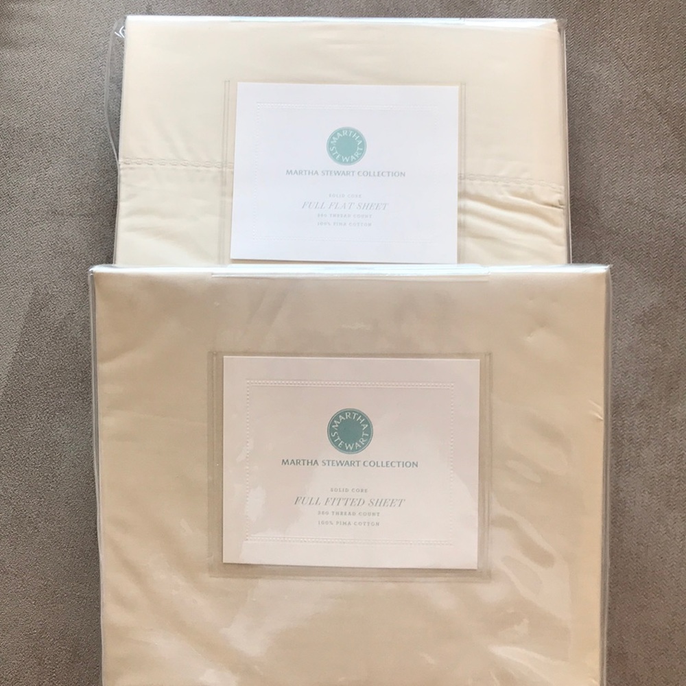 Martha Stewart Collection Full Fitted & Flat Sheet